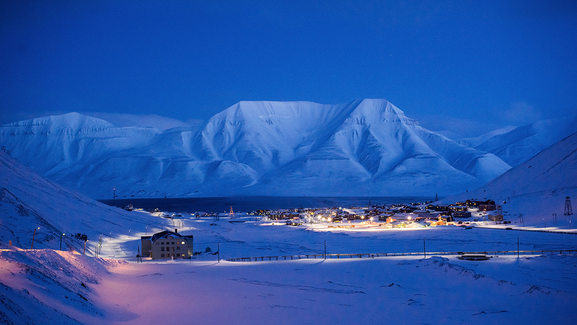 Nordlyssafari på Svalbard