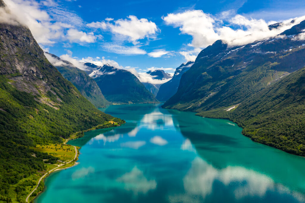 Lovatnet i vakre Norge. 