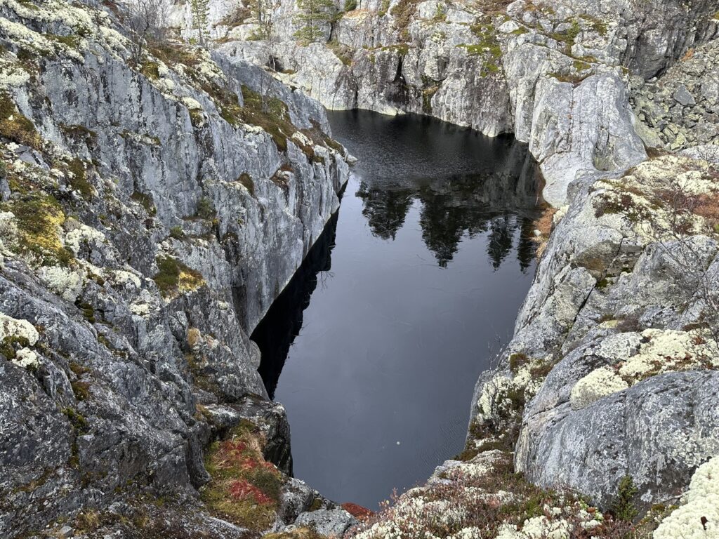 Jettegrutene i Kvitingen