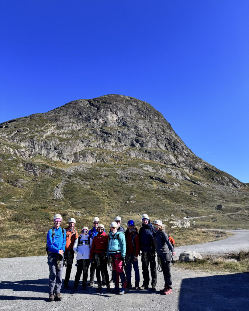 Turfølget samlet og klar for tur til Synshorn via Ferrata.